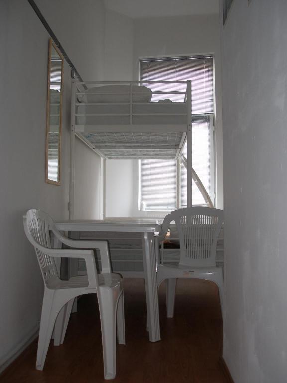Kretan Hostel Bucarest Esterno foto