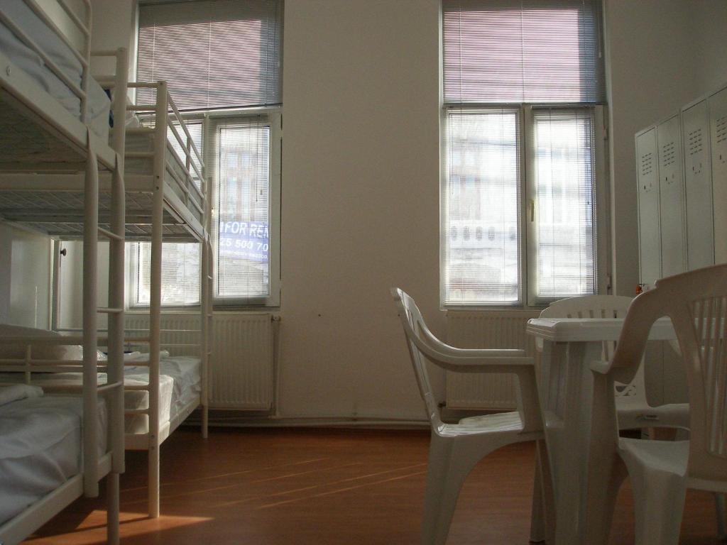 Kretan Hostel Bucarest Camera foto