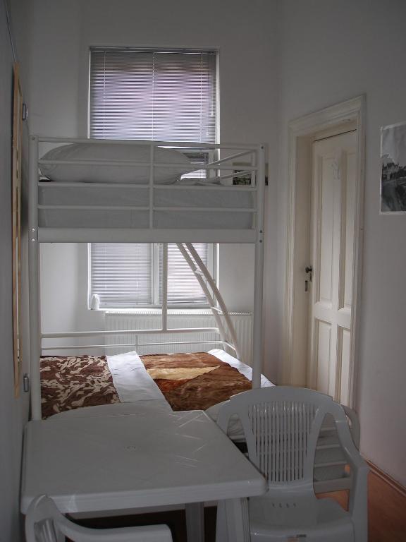 Kretan Hostel Bucarest Camera foto