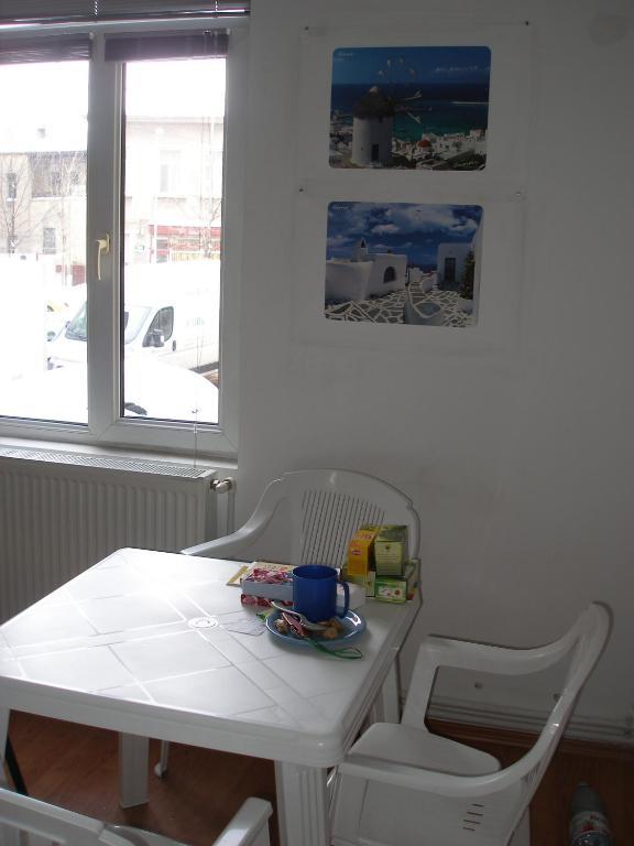 Kretan Hostel Bucarest Camera foto