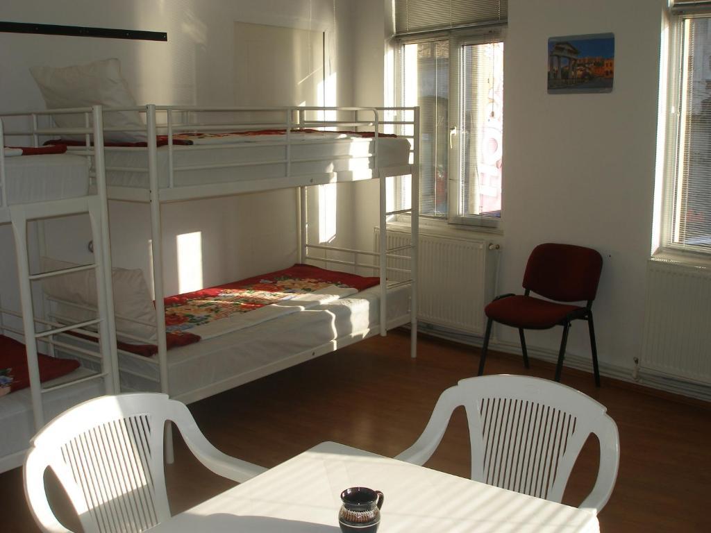 Kretan Hostel Bucarest Camera foto