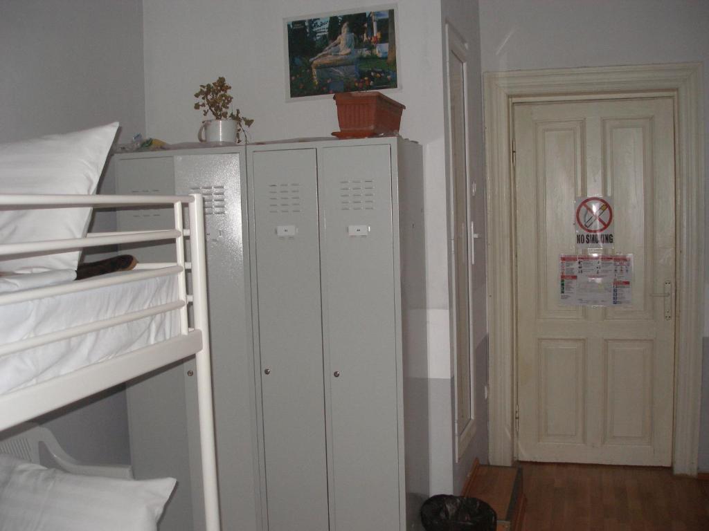 Kretan Hostel Bucarest Camera foto