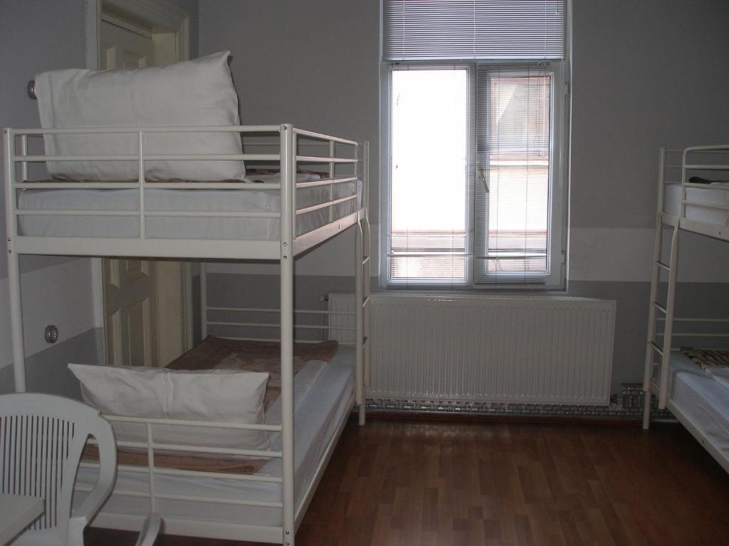 Kretan Hostel Bucarest Camera foto